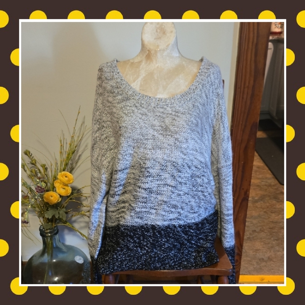 Rue21 Black and Gray Knit Sweater Size Xl